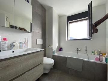 4.5 Zimmer, 100 m², 1. Stock