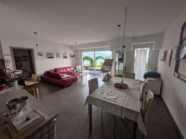 4.5 Zimmer, 107 m², 2. Stock