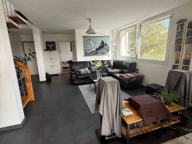 4.5 Zimmer, 110 m², 1. Stock