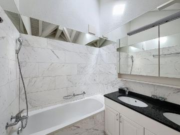 4.5 Zimmer, 121 m², 2. Stock