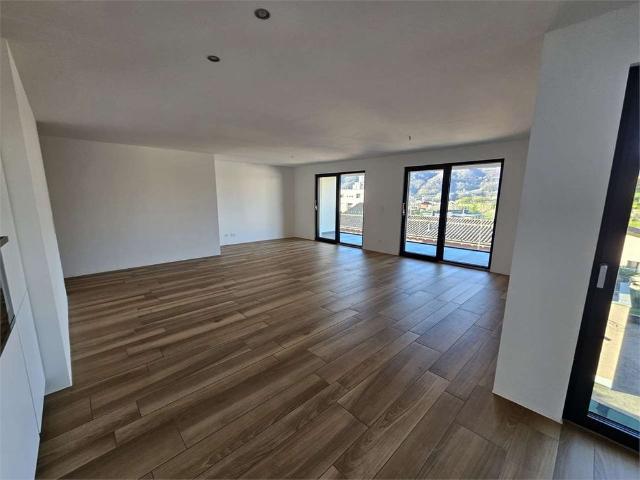 4.5 Zimmer, 127 m², 2. Stock