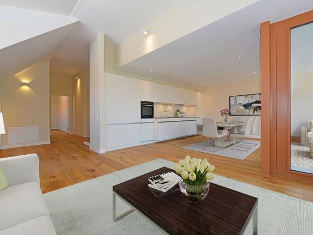 4.5 Zimmer, 126 m², 2. Stock