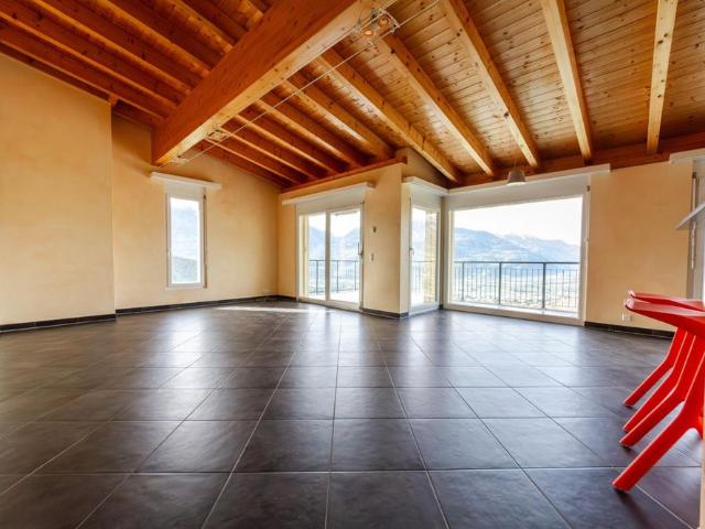 4.5 Zimmer, 136 m², 2. Stock