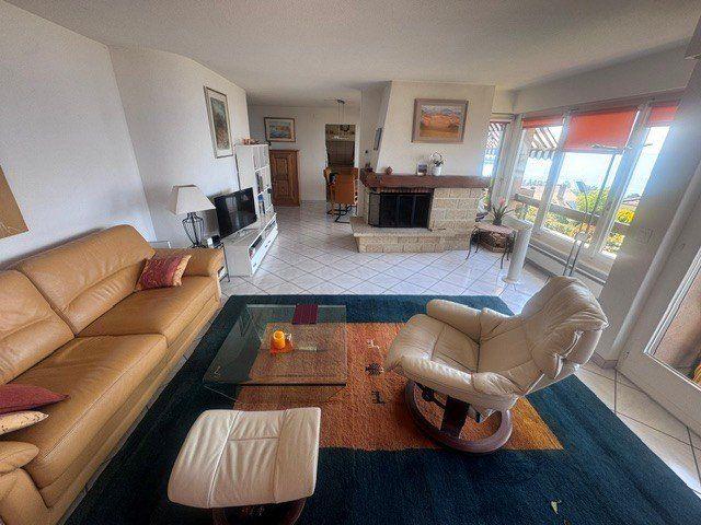 4.5 Zimmer, 1 m², 1. Stock