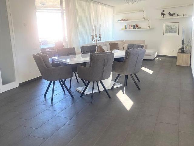 4.5 Zimmer, 225 m², 6. Stock