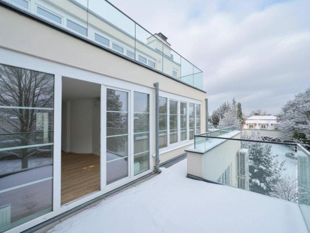 4,5 Zimmer, 3 Terrassen & eigener Stellplatz – stilvolle Maisonette in Toplage Sievering