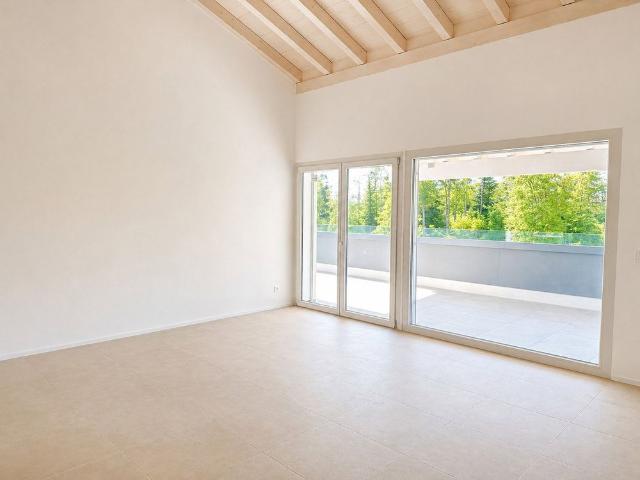 4.5 Zimmer, 96 m², 2. Stock