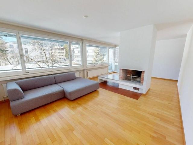 4.5 Zimmer, 90 m², 1. Stock