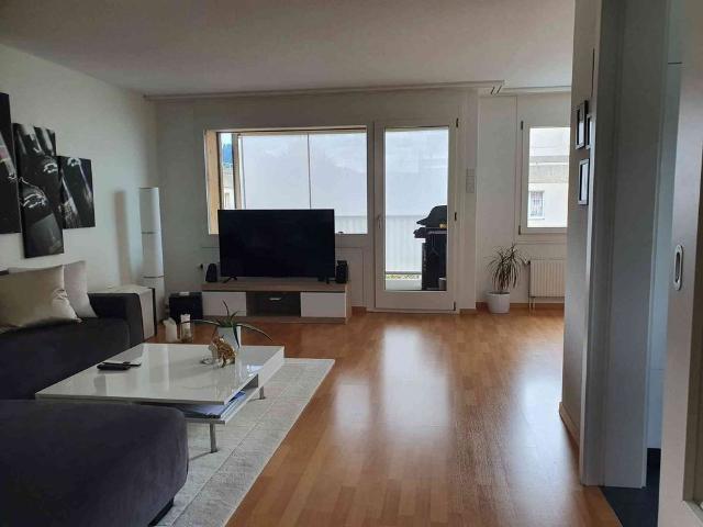 4.5 Zimmer, 90 m², 1. Stock