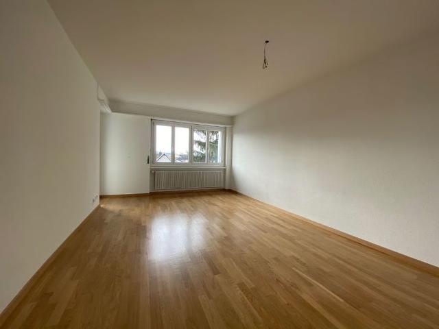 4.5 Zimmer, 90 m², 2. Stock