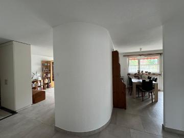 Courtételle, Bezirk Delsberg, Jura - Parkplatz