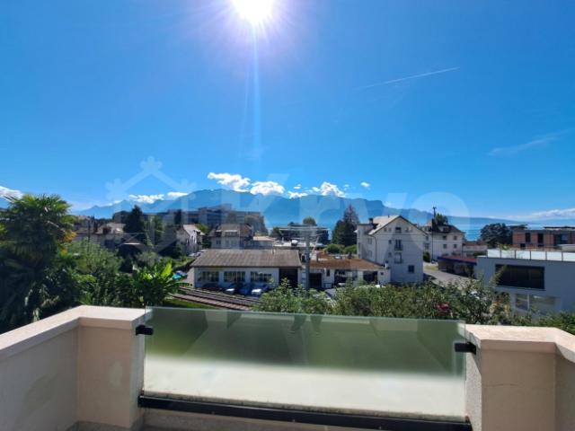 4.5 Zimmerwohnung im 1. OG mit Balkon
