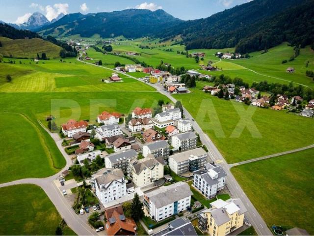 4.5 Zimmerwohnung mit 125 m² grossem Gartenanteil in Einsiedeln zu kaufen!