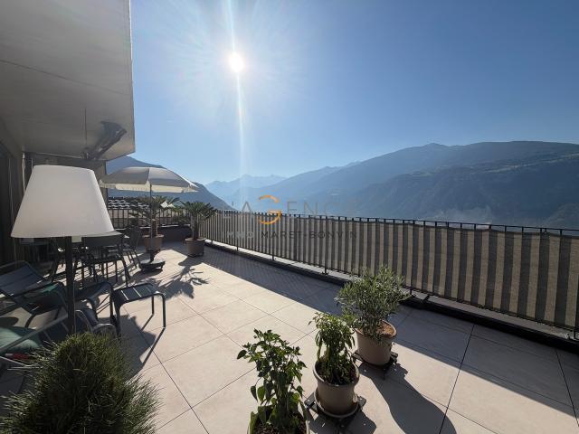 4,5 ZIMMERWOHNUNG MIT 40M2 GRÜNTERRASSE – SIGNESE