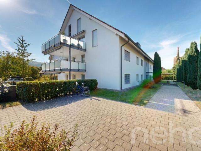 4.5 Zimmerwohnung mit Garten, Terrassen und viel Privatsphäre