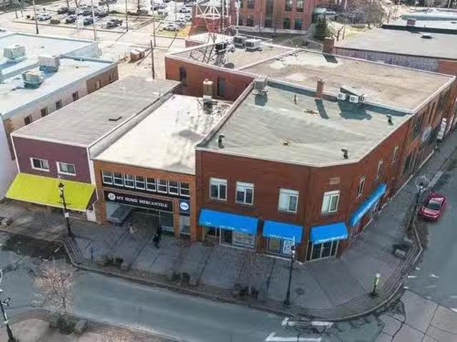 4 & 6 Inglis Place, Truro, NS, B2N 4B4 commercial for lease.