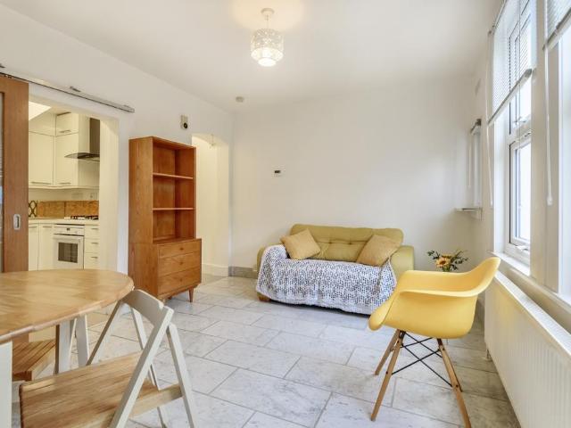 4, 6 Montague Road, London, SW19 1TB, United Kingdom | 1 bed apartment for rent #137468591 | Rentberry