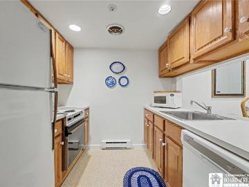 4 8 Morris Avenue # C 4
