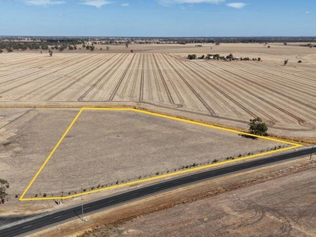 4.94 acres OR 2.47 acres on the Edge of Town