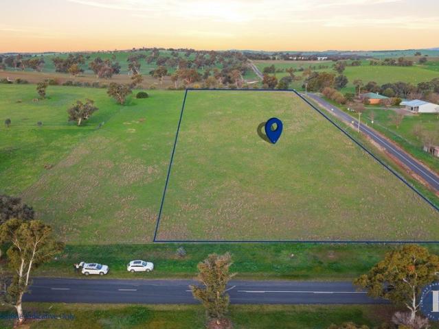 4.9 ACRE* LIFESTYLE OPPORTUNITY WITH BUILDING ENTITLEMENT