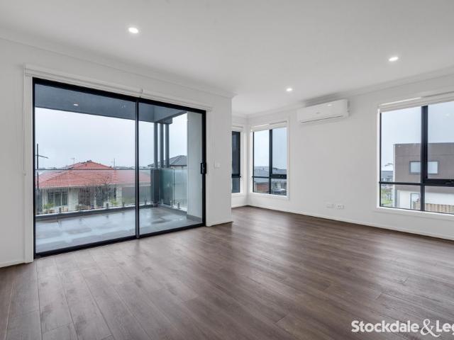 Stylish Townhouse Living in the Heart of Wollert !