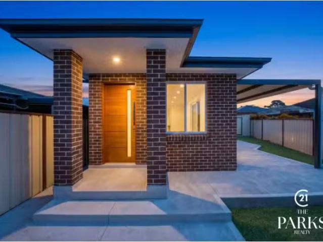 4a Moffitt Crescent, Edensor Park House for rent Listed by Be.
