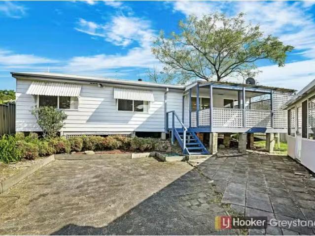 4a PANDORA CRESCENT, GREYSTANES House for rent Listed by Fran.