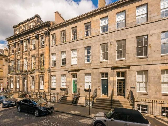 4A Rutland Square, City of Edinburgh, EH1 2AN, United Kingdom | 3 bed apartment for rent #136034664 | Rentberry