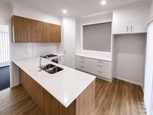 4B Gidley Street, TAMWORTH Apartment for rent Listed by Raine.