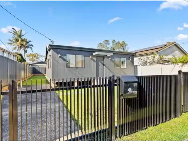 4B Manning Rd, The Entrance House for rent Listed by Michelle.
