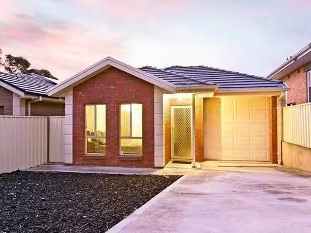 4B Melrose Avenue, Clearview, SA 5085