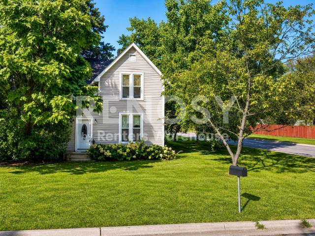 4BD/2BA in Newport Available Now!