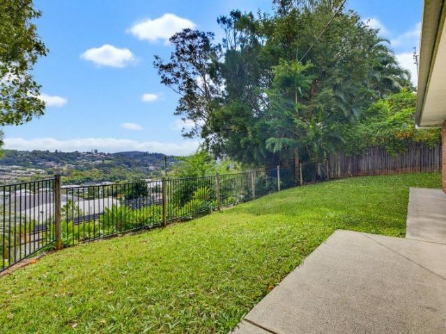 4bdrm Burnside ~ $795,000 ~ 974m2