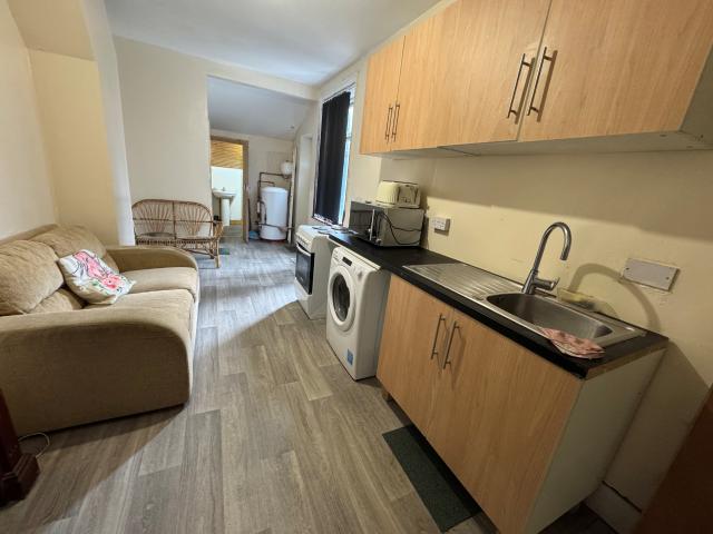 4beds FLAT For Rent