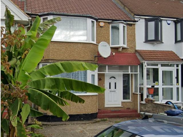 4bedroom house available to rent in Perivale UB6