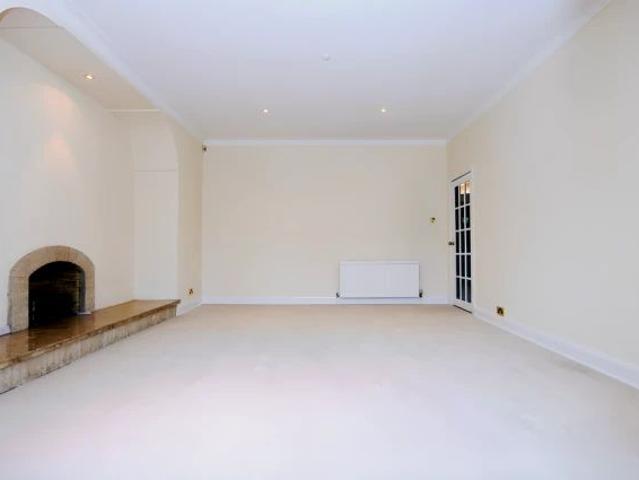 4Bedrooms, 2Bathrooms