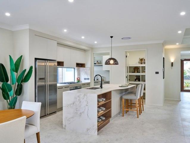 4BR + 3 LIVING SPACES WON'T LAST