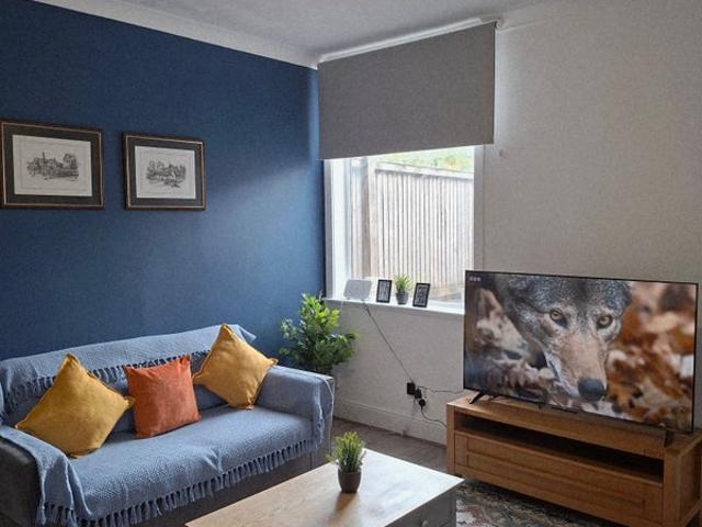 4BR 2 bathroom | Pool Table | Free Parking | Pets