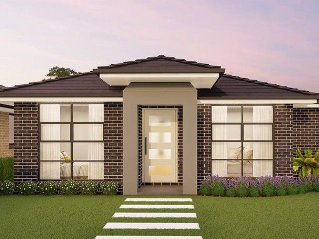 4BR + 2 LIVING SPACES IN PRIME LOCATION