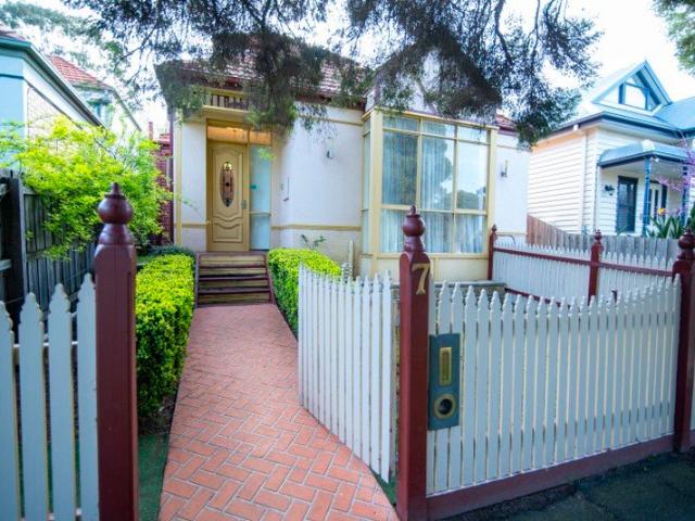 4BR house Near train/Tram available NOW to move in !