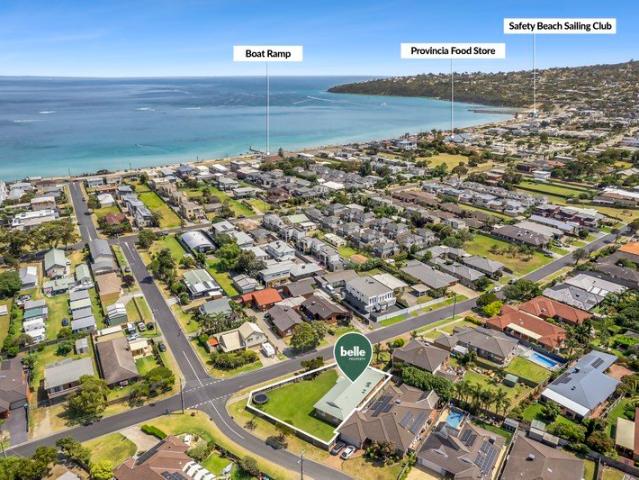 4BR home an investment 400m to the bay
