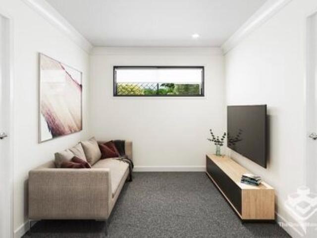 4brm Townhouse becoming available