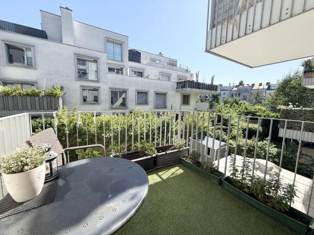 4er WG geeignet / 5 Zimmerwohnung mit Balkon und Loggia zu mieten!