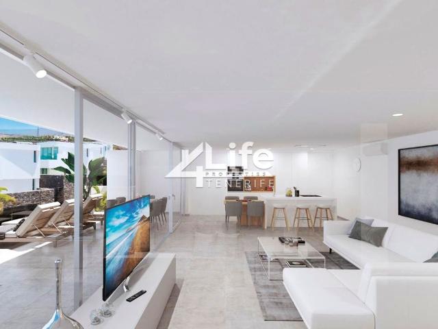 4Life Properties se enorgullece en presentar esta excepciona. 306m² Adeje