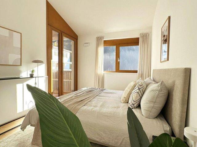 4m Raumhöhe, 2 Zimmer Wohnung