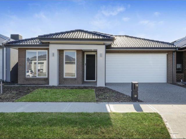 4mins to Manor Lakes Shopping Centre I Spacious Family Living in a Convenient Wyndham Vale Location
