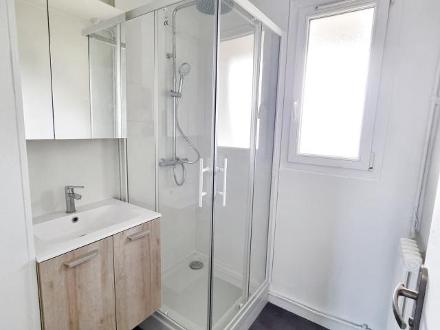 4p+ cuisine 62m² avec loggia, secteur village