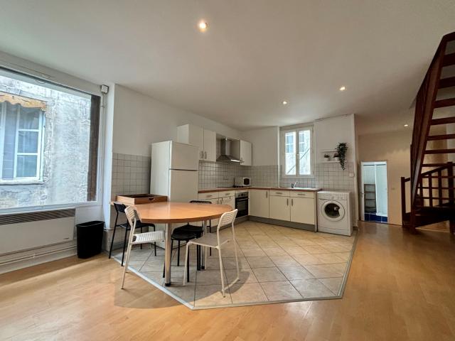 4P+C MEUBLE IDEAL COLOCATION HYPER CENTRE