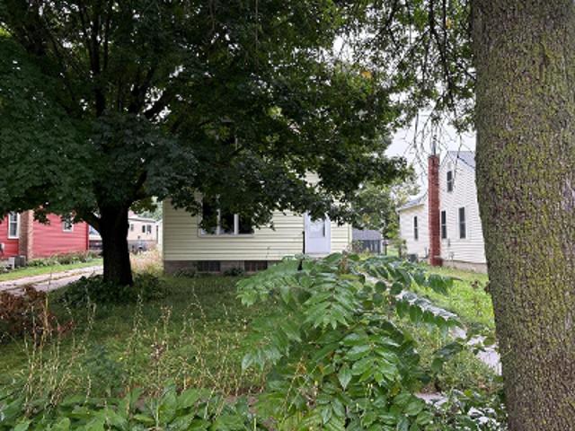 4th St S