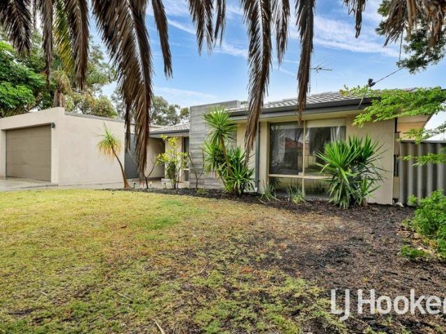4x2x2 with theatre and study in Greenwood
